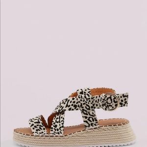 Leopard Flatforms